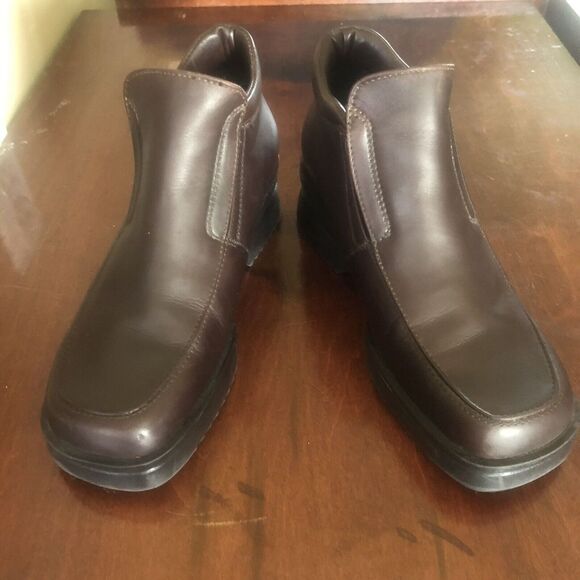 Women's L.L. Bean Brown Slip On Dress Boots Sz 6 M. Square Toe Leather - Picture 2 of 6